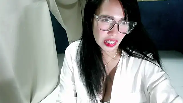Snapshot of honey_kawai chatting on 06/11/26, 01:49 honey kawai online show from 06/11/26, 01:49