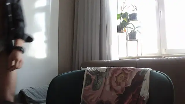 Snapshot of DorianSalazar1 chatting on 06/15/26, 04:31 DorianSalazar1 online show from 06/15/26, 04:31