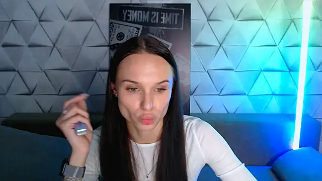 NicoleMerz online show from 05/28/26, 06:38