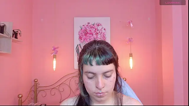 Snapshot of _sofia_smth_xx chatting on 06/11/26, 01:09 sofia smth xx online show from 06/11/26, 01:09