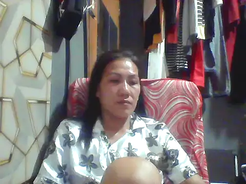Snapshot of pinayheartaker chatting on 05/27/26, 05:43 pinayheartaker online show from 05/27/26, 05:43