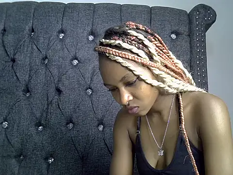 cocolaurah online show from 07/12/26, 08:55