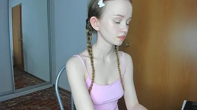 Snapshot of babymolly2 chatting on 07/02/26, 06:25 babymolly2 online show from 07/02/26, 06:25