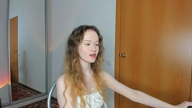 Snapshot of babymolly2 chatting on 07/14/26, 06:13 babymolly2 online show from 07/14/26, 06:13