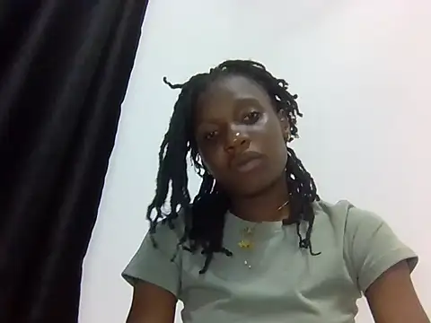 Snapshot of Sexxy_petite1 chatting on 06/22/26, 03:42 Sexxy petite1 online show from 06/22/26, 03:42