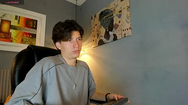 Snapshot of Marcoviolet chatting on 07/12/26, 12:18 Marcoviolet online show from 07/12/26, 12:18