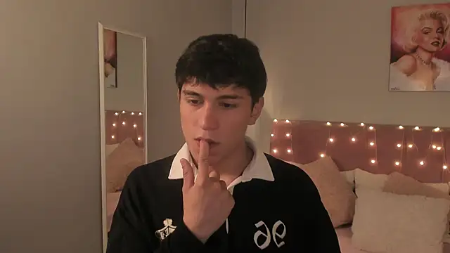 ryan valentino online show from 07/08/26, 01:48