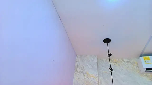 ariana florez  online show from 06/30/26, 07:04