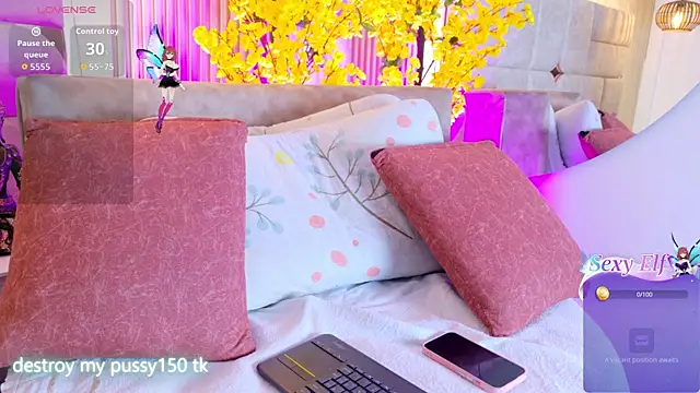 Snapshot of LalaVareela chatting on 07/13/26, 07:27 LalaVareela online show from 07/13/26, 07:27