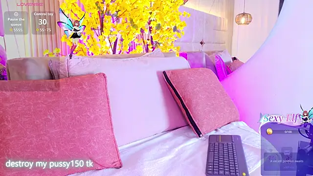 Snapshot of LalaVareela chatting on 07/15/26, 07:19 LalaVareela online show from 07/15/26, 07:19