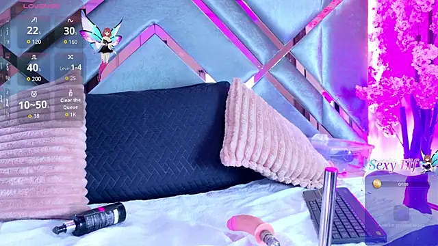 Snapshot of LalaVareela chatting on 07/18/26, 01:26 LalaVareela online show from 07/18/26, 01:26