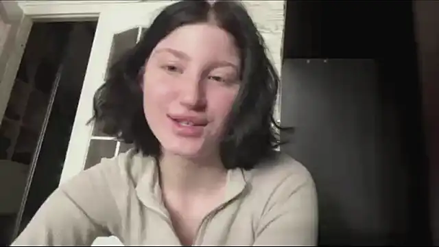 Snapshot of MckenzieOliver chatting on 05/31/26, 07:59 MckenzieOliver online show from 05/31/26, 07:59