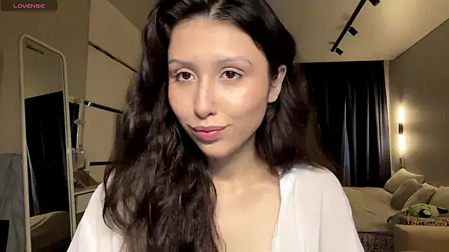 Alicekitty67 online show from 06/05/26, 03:07