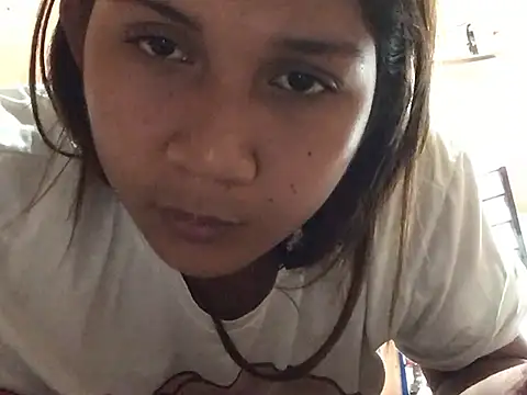 Snapshot of rizaaa_ chatting on 07/19/26, 05:22 rizaaa online show from 07/19/26, 05:22