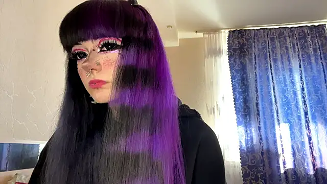 HolyCute online show from 06/20/26, 02:20