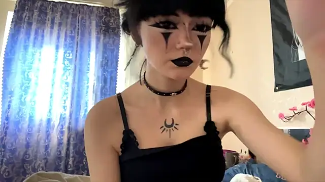 HolyCute online show from 07/12/26, 02:30