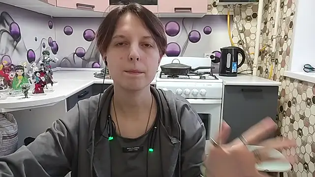 Snapshot of Saranade chatting on 05/29/26, 05:11 Saranade online show from 05/29/26, 05:11