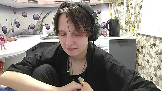 Saranade online show from 06/19/26, 05:39