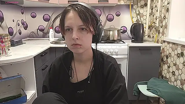 Saranade online show from 06/26/26, 05:17