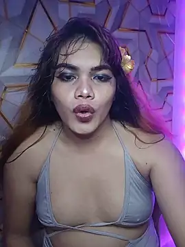 Snapshot of mikhay101 chatting on 06/18/26, 04:33 mikhay101 online show from 06/18/26, 04:33