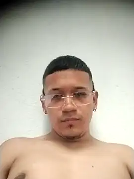 Snapshot of -Moreno__Hot chatting on 05/31/26, 06:09 -Moreno Hot online show from 05/31/26, 06:09