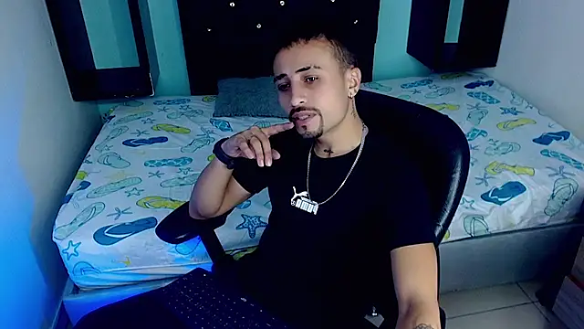 Snapshot of _anthony32 chatting on 05/29/26, 01:42 anthony32 online show from 05/29/26, 01:42