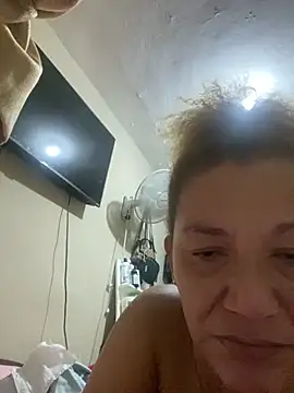 Snapshot of rosanna78322 chatting on 06/12/26, 03:33 rosanna78322 online show from 06/12/26, 03:33