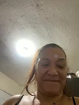 Snapshot of rosanna78322 chatting on 06/13/26, 03:59 rosanna78322 online show from 06/13/26, 03:59