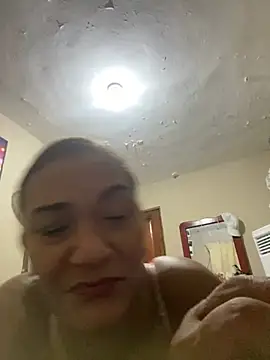 Snapshot of rosanna78322 chatting on 07/18/26, 12:48 rosanna78322 online show from 07/18/26, 12:48