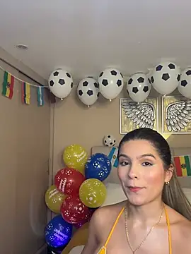 Snapshot of emilyvex chatting on 06/24/26, 02:21 emilyvex online show from 06/24/26, 02:21