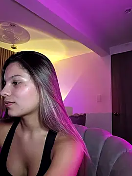 Snapshot of emilyvex chatting on 07/17/26, 03:13 emilyvex online show from 07/17/26, 03:13
