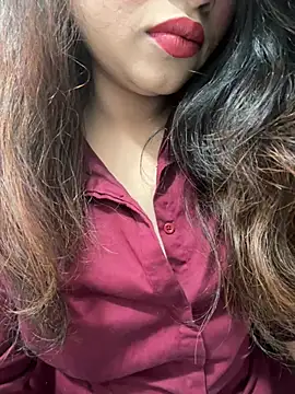 Snapshot of Yours_riya11 chatting on 07/17/26, 11:31 Yours riya11 online show from 07/17/26, 11:31