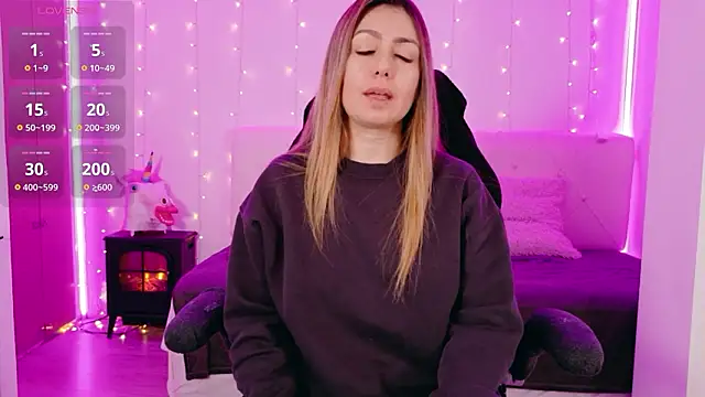 LindaWhite  online show from 02/15/26, 09:55