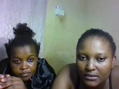 Snapshot of Hotsexy_caramel chatting on 05/31/26, 02:13 Hotsexy caramel online show from 05/31/26, 02:13
