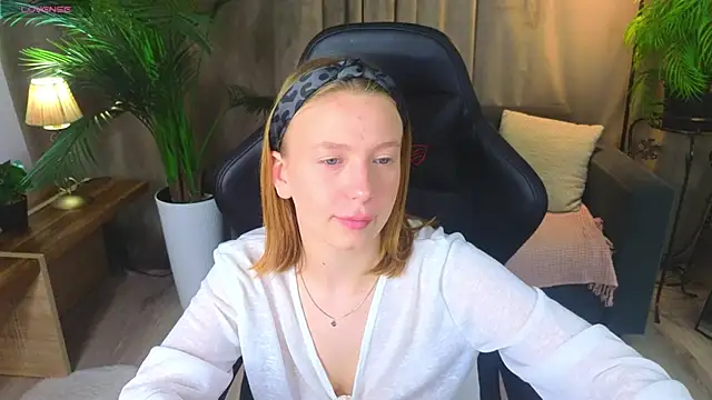 Snapshot of BeatriceLoven chatting on 06/12/26, 09:35 BeatriceLoven online show from 06/12/26, 09:35