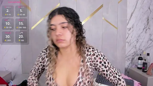 ChloeBelle  online show from 07/04/26, 12:55