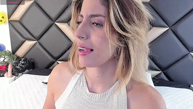 Snapshot of AdrianaHarlow chatting on 06/28/26, 12:55 AdrianaHarlow online show from 06/28/26, 12:55