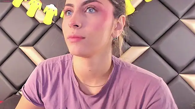 Snapshot of AdrianaHarlow chatting on 07/19/26, 12:31 AdrianaHarlow online show from 07/19/26, 12:31