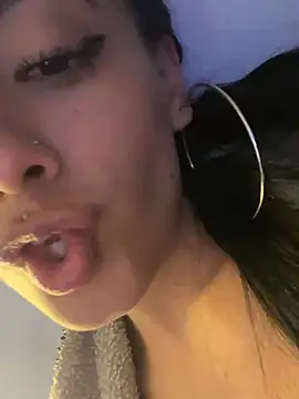 Skinytwin online show from 06/02/26, 03:30