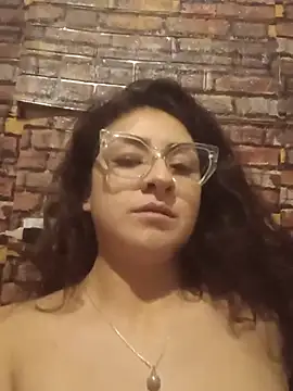 Snapshot of AlondraSa chatting on 06/16/26, 12:02 AlondraSa online show from 06/16/26, 12:02