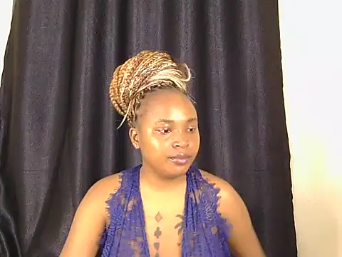 Snapshot of milkhanriieter chatting on 07/17/26, 01:01 milkhanriieter online show from 07/17/26, 01:01