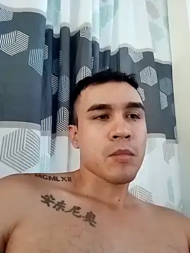 Snapshot of ANDRES_HOT-1996 chatting on 10/17/25, 05:04 ANDRES HOT-1996 online show from 10/17/25, 05:04