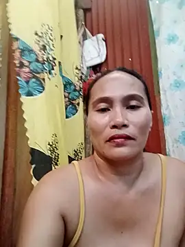 Snapshot of Queenslay chatting on 06/25/26, 02:00 Queenslay online show from 06/25/26, 02:00