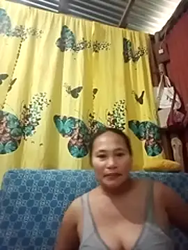 Snapshot of Queenslay chatting on 07/08/26, 10:25 Queenslay online show from 07/08/26, 10:25