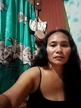 Snapshot of Queenslay chatting on 07/11/26, 11:13 Queenslay online show from 07/11/26, 11:13