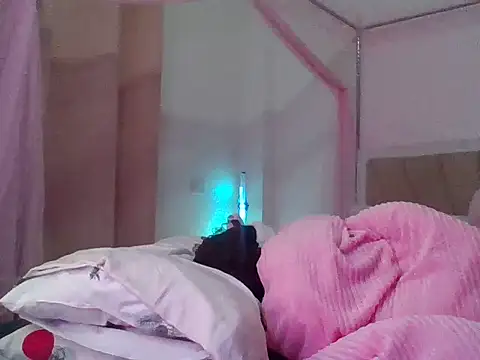 Snapshot of Xannaxx_ chatting on 07/15/26, 03:12 Xannaxx online show from 07/15/26, 03:12