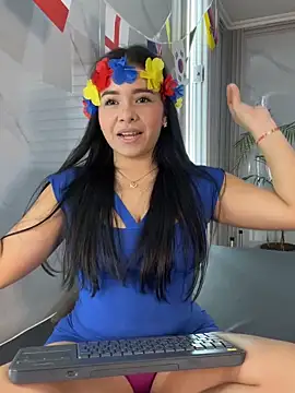 ValentinaLuciana online show from 06/18/26, 03:38