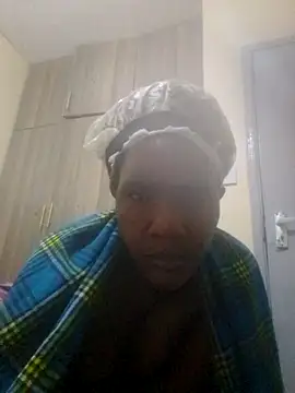 Snapshot of Creamymom4 chatting on 06/16/26, 06:43 Creamymom4 online show from 06/16/26, 06:43
