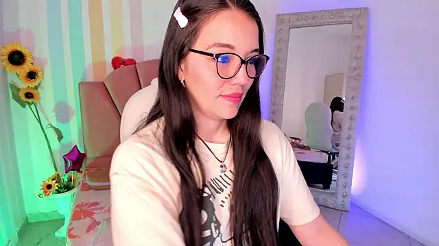 Emma lakshmi online show from 06/11/26, 02:37