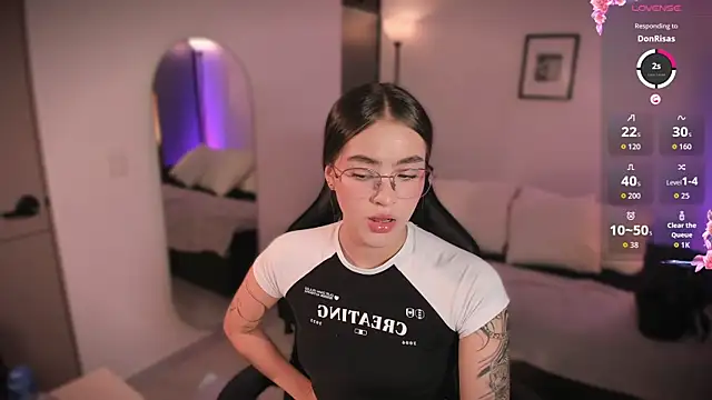LizzyColins online show from 08/01/26, 07:35
